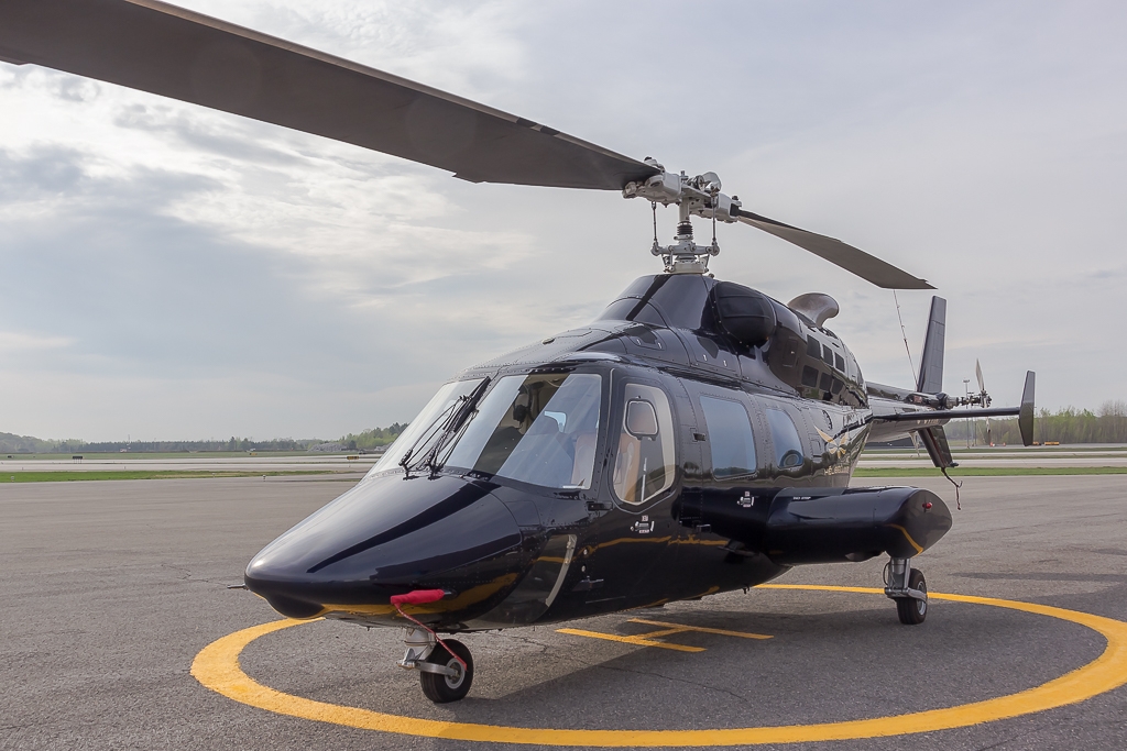 частный вертолет Bell 222